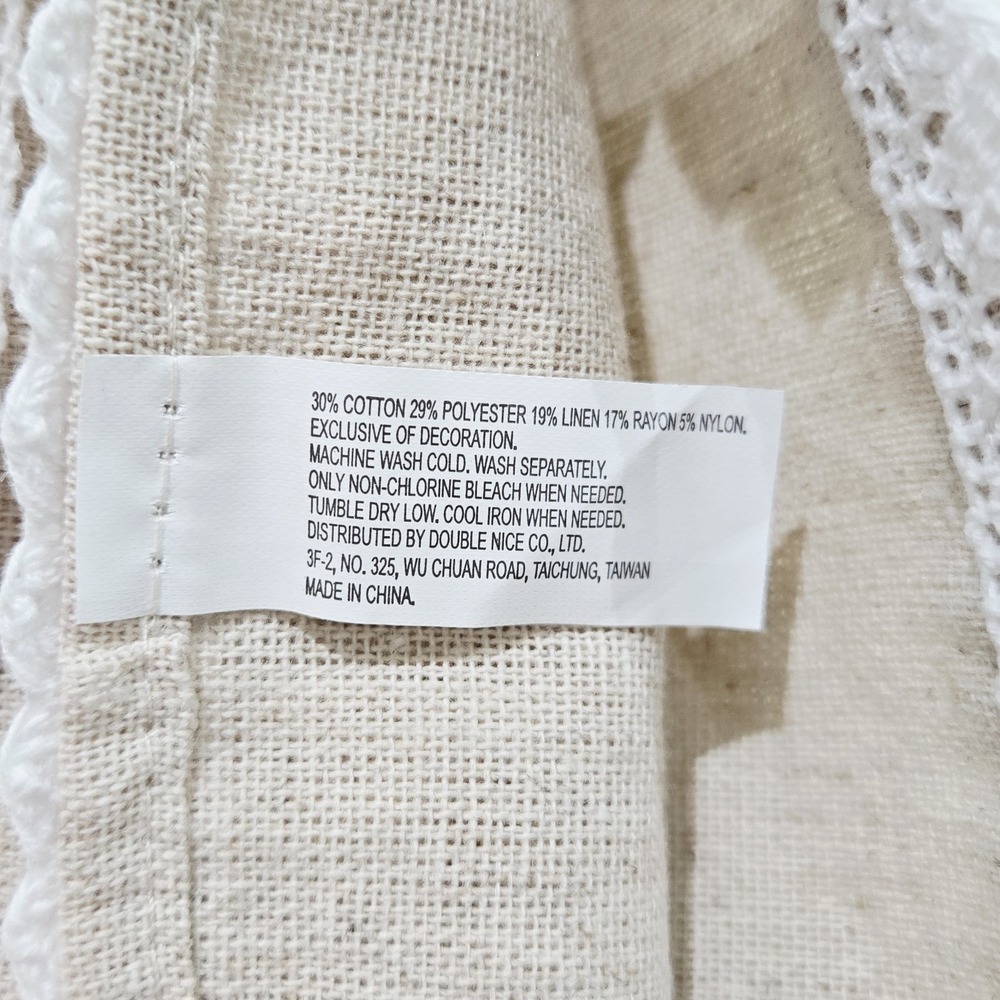 Lot of 2 Cream & 2 White Cloth Napkins Cotton Linen Poly Nylon Rayon 17in x 17in - Picture 3 of 4